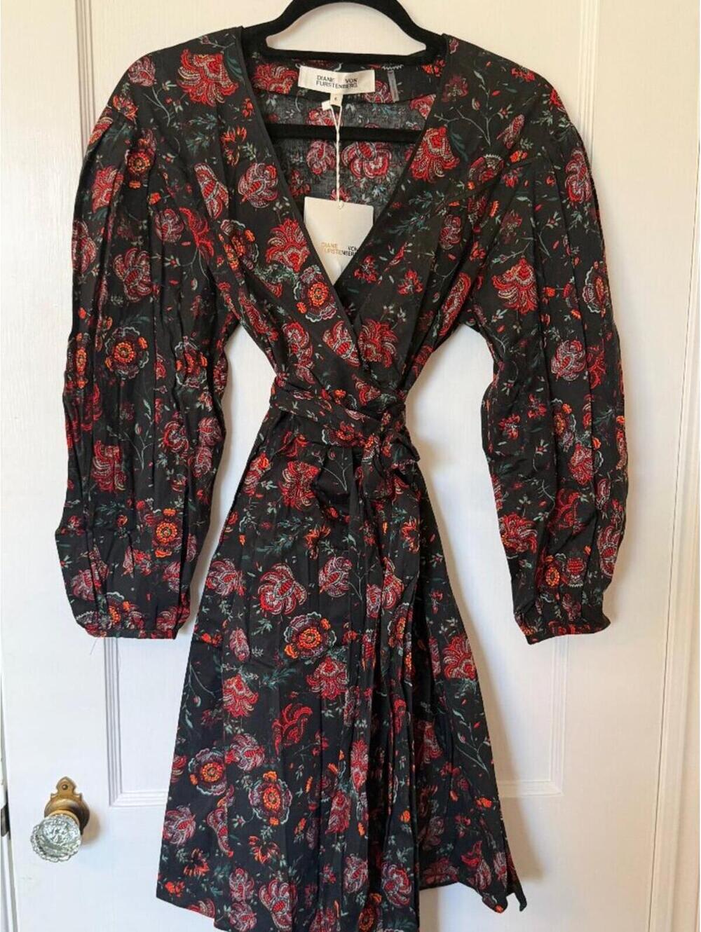 Diane von Furstenberg Barbe Floral Wrap Dress Size 6 NWT